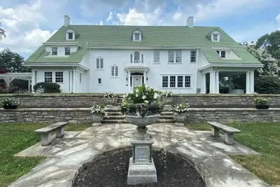 Image de Historic 5br BnB w/Pool, River Views & Event Space