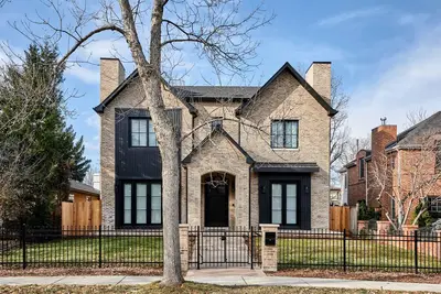 Image de New Listing ~ Luxurious Denver Retreat in Historic Bonnie Brae