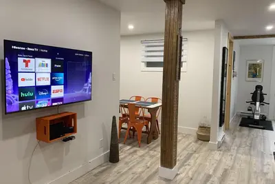 Image de Fabulous 2 Beds-1Bath  Back Terrace- Front Balcony @ Plateau Mont Royal