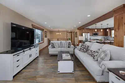 Image de Spacious, Private Home with Mountain Views - Mountain View Delight