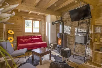 Image de Maison de vacances 'Hirschhäusl' avec vue sur les montagnes, terrasse, sauna et Wi-Fi.