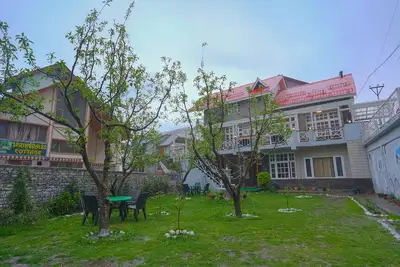 Image de Boho Mansion 5bhk - King bed, Garden, Bonfire, Parking, Food
