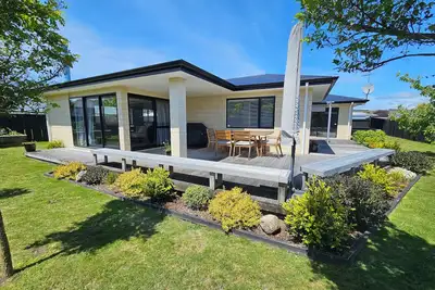 Image de Entire House in Motuoapa - 3 mins to stunning Lake Taupo. Dog friendly!