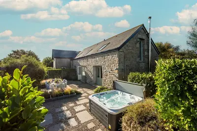 Image de The Haybarn -A wonderful barn conversion with 4 bedrooms, large garden and parking near Mousehole