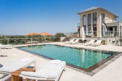 Image de Sea front luxury villa with sea and mountain views