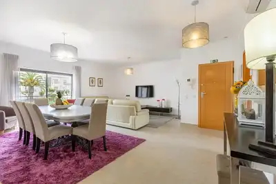 Image de 3 bedroom apartment in Porto de mós, Lagos close to the beach