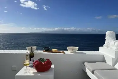 Image de Beautiful 3 bedroom & 3 bathrooms House with Sea view in São Jorge, Açores
