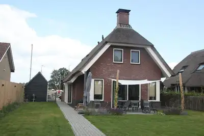 Image de Twee gebroeders is a 10 person water villa