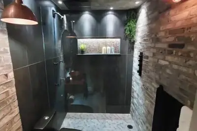 Image de Ultra-chic urban industrial space in Hyde Park