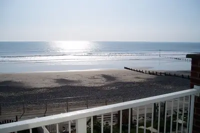 Image de Beach house with wonderful sea views, direct access to beach, glorious sunsets