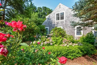 Image de Less than. 5 Miles to Rock Harbor!