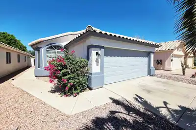 Image de Nice! Desert Breeze - Single-Story Home