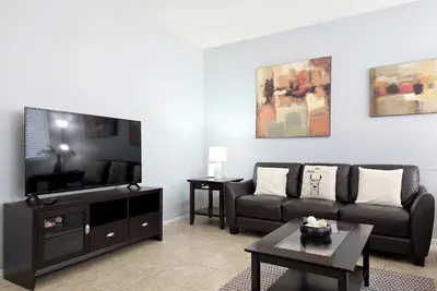 Image de Large 3br 2-story townhouse with pool 2 mi to Asu