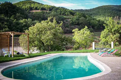 Image de Gîtes 21 personnes piscine privéePropriétaires sur place