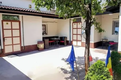 Image de ☞ Nice & Cozy☜ Curiosity Black & White Studio 15