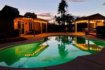 Image de Very own Arizona retreat with private pool and putting green. Sleeps six