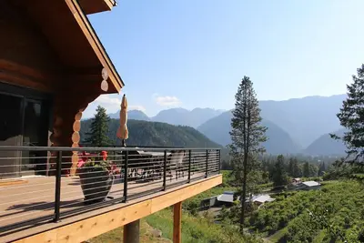 Luxury Mountain Lodge. Unrivaled Views. Chef’s Kitchen. Family Play Spaces.
