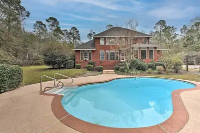 Image de Spacious Statesboro House w/ Private Pool!