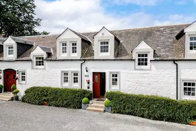 Image de Beautifully Converted Mews Cottages Offering Highest Level Of Comfort & Style