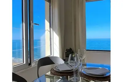 Image de Romantic view of the seafront of Cádiz