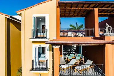 Image de Newly Renovated, Beachfront, 3 bed Condo on Exclusive Langosta Beach!