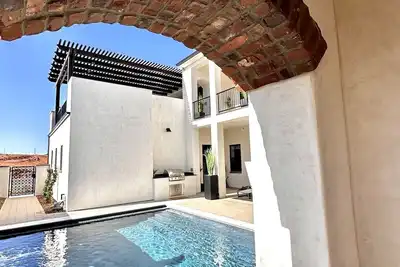 Image de Stunning Modern European Luxury and Comfort Nestled Near Zion National Park