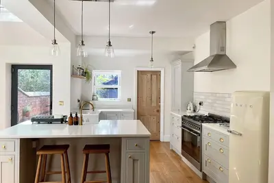 Image de Two Bed Victorian Townhouse Opposite Qe/University