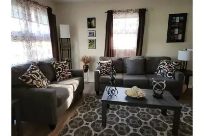 Image de Cozy 2Br 1Ba Near Ysu & Downtown Youngstown