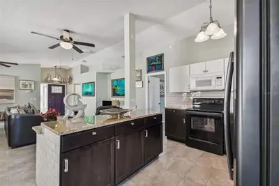 Image de Lakeside home Mins. to beautiful Beaches🏖! ! ! Jan 2025 Now Available! ! ! !