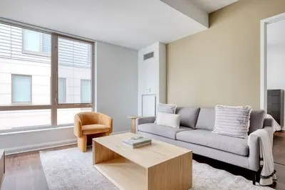 Image de Classic Kendall Square 1br w/ Gym, W/D & Concierge, nr Mit, by Blueground