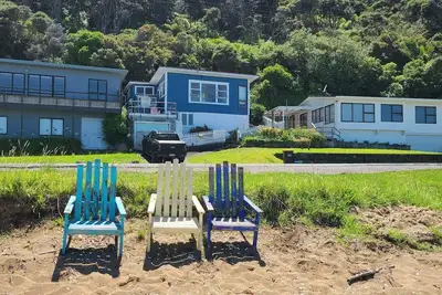 Image de The Blue Bach - A Coromandel Beauty