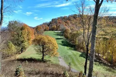 Outstanding Views! Golf, mountains, fireplace
