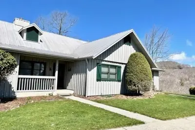 Mountainside 202 Townhome - Pet Friendly