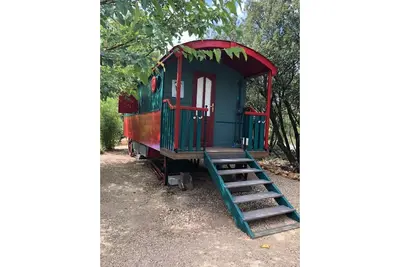 Image de Roulotte avec climatisation et piscine privée à Tourtour