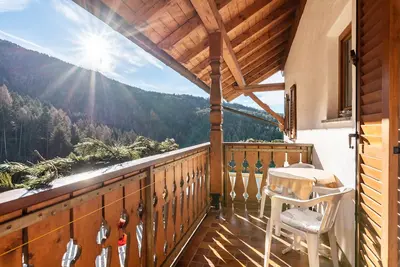 Image de Appartement \"Figisterhof Small\" avec vue sur les montagnes, terrasse partagée et Wi-Fi.