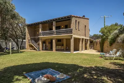Image de Ocean Close - Spacious  Beach House