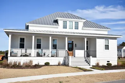 Image de New 5 bedroom house in Bayside Village by the beach!