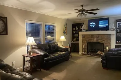 Image de Pat's Place ~ Lovey’s at the Lake