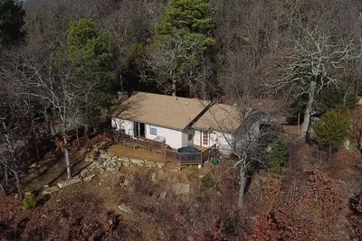 Image de Secluded Lakehouse Right on Lake Eufaula!