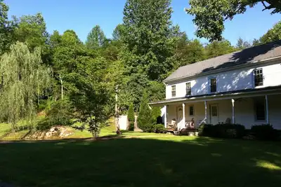 Image de Beautifully restored farm house in the Blue Ridge foot hills