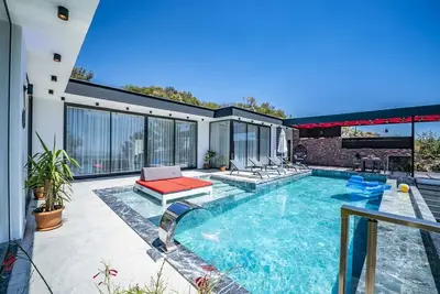 Image de Stunning Secluded Getaway Luxury Villa for 4