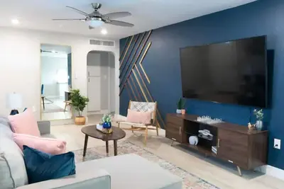 7 Mins to Phx Airport, Modern Boho, Sleeps 10