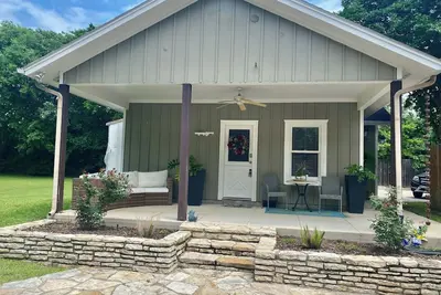 Image de Walking distance to Historic Downtown Grapevine