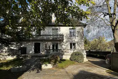 Image de T2 avec terrasse et parking – entre Paris et Disneyland