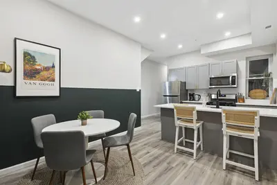 Image de Explore West Philly from this Eclectic Retreat