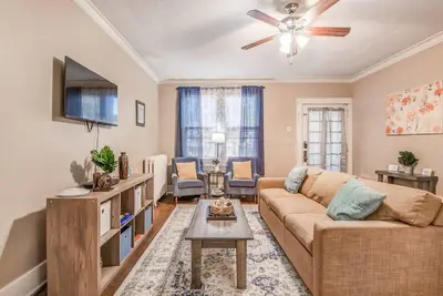 Image de Beautiful Brick Patio, 2-Units! Bluemoon Bungalow