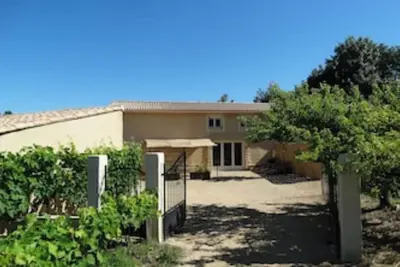 Image de Gîte \"L'Olivier\" Le Mas Des Charrettes