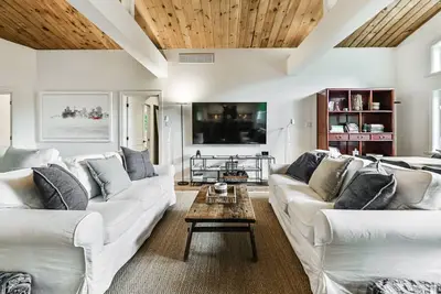 Image de Mountain Home w\/ Hot Tub & Sauna next to Village