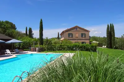 Image de Comfort apartment \"Portico\" with pool - fantastic panoramic location near the sea!