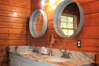 Image de Cabin Fever near Shenandoah & Blue Ridge